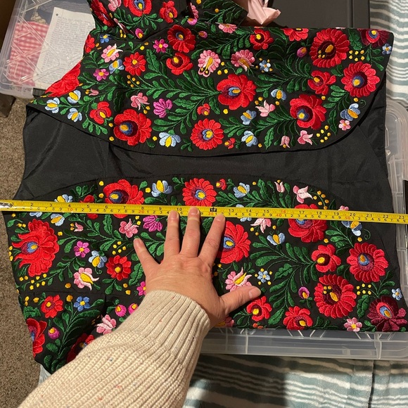 Black full embroidered floral Jacket. Size Smalll - Picture 6 of 6